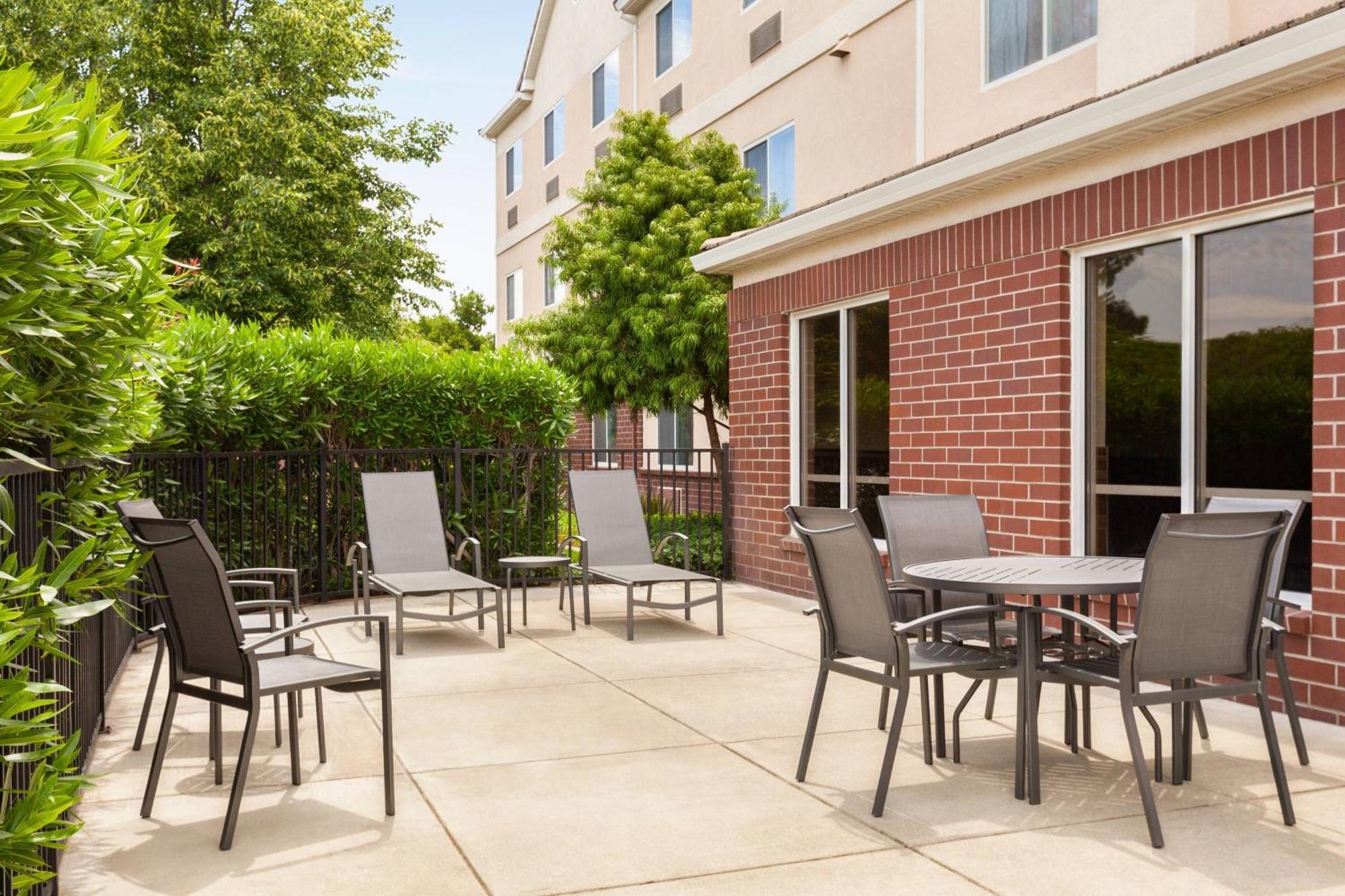Hotel Fairfield 3*